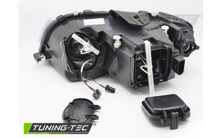 Фара передняя Audi A3 8P 2003-2008