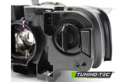 Фара передняя Audi A4 B7