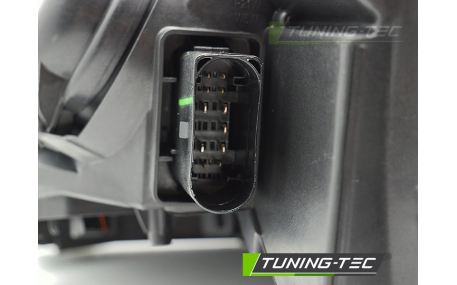 Фара передняя Audi A4 B7