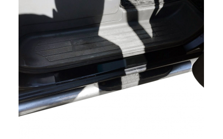 Накладка на пороги