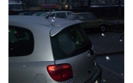 Спойлер Toyota Yaris