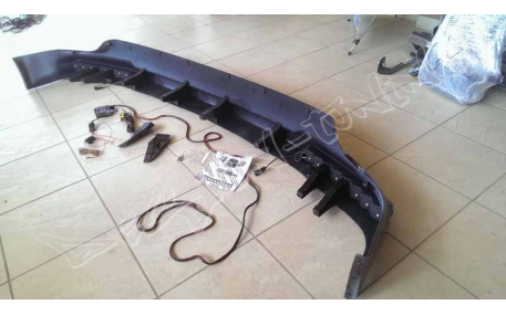 Накладка передняя Toyota Land Cruiser 200