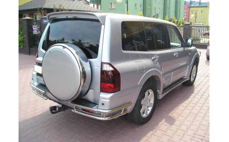 Спойлер Mitsubishi Pajero