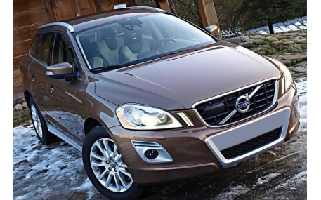 Накладка передняя Volvo XC60