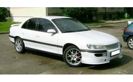 Накладка передняя Opel Omega B