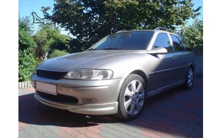 Накладка передняя Opel Vectra B