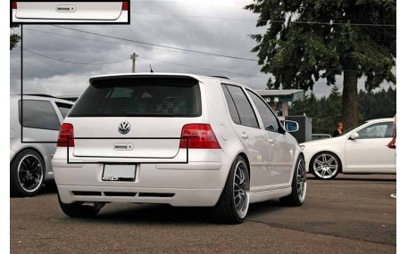 Накладка задней двери Volkswagen Golf 4