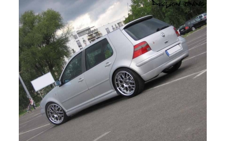 Накладка задняя Volkswagen Golf 4