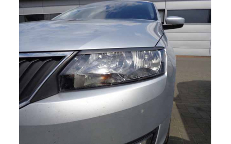 Ресницы Skoda Rapid