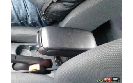 Подлокотник Ford Fiesta