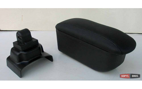 Подлокотник Skoda Rapid