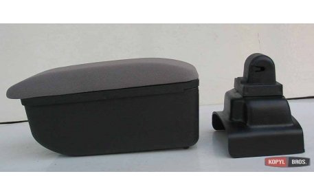 Подлокотник Skoda Rapid