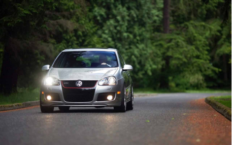 Решетка радиатора Volkswagen Golf 5