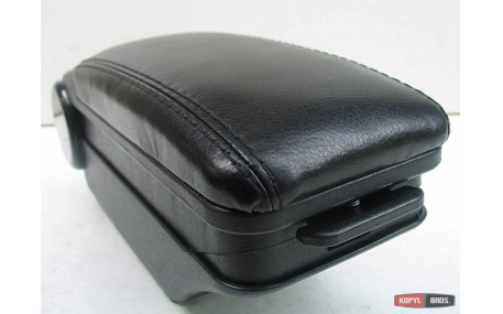 Подлокотник Toyota Yaris