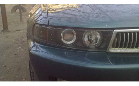 Фары передние Mitsubishi Galant