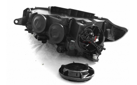 Фары передние Volkswagen Passat CC