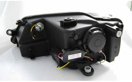 Фары передние Volkswagen Jetta