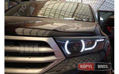 Фары передние Toyota Highlander 2010-2013