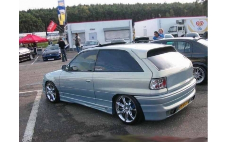 Накладка задняя Opel Astra F