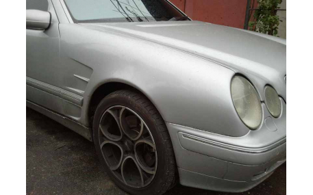 Крылья Mercedes E-class W210