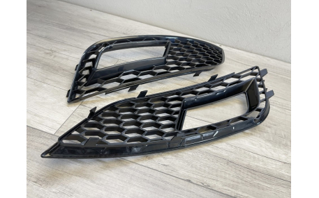 Решетки бампера AUDI A4 B8 2012-2015