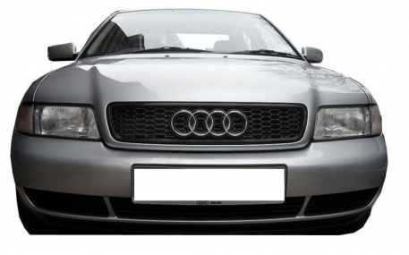 Решетка радиатора AUDI A4 B5