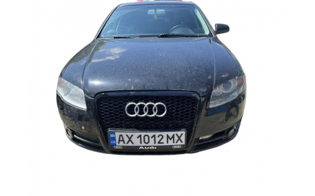 Решетка радиатора Audi A4 B7