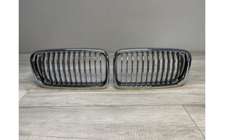 Решетка радиатора BMW E38
