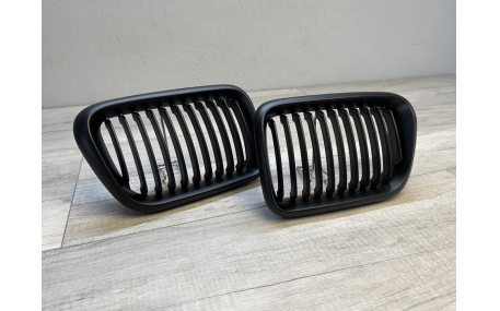 Решетка радиатора BMW E36