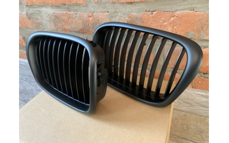 Решетка радиатора BMW 5 (E39)