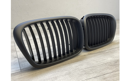 Решетка радиатора BMW 5 (E39)