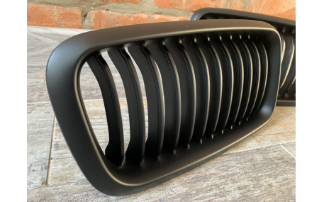 Решетка радиатора BMW E38