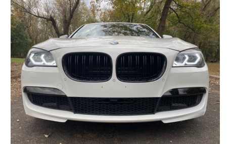 Решетка радиатора BMW 7 F01