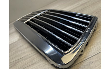 Решетка радиатора Mercedes E-class W210 1995-1999