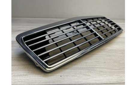 Решетка радиатора Mercedes E-class W210 1995-1999