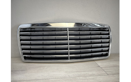 Решетка радиатора Mercedes E-class W124