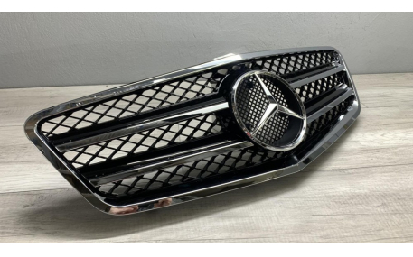 Решетка радиатора Mercedes E-class W212 2009-2013