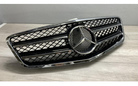 Решетка радиатора Mercedes E-class W212 2009-2013