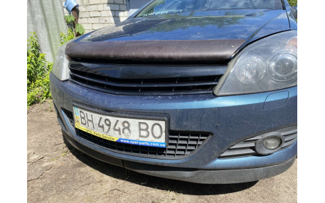 Решетка радиатора Opel Astra H GTC