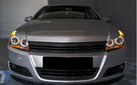 Решетка радиатора Opel Astra H 2004-2007