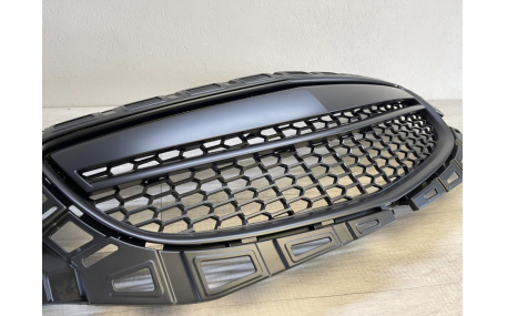 Решетка радиатора Opel Insignia 2008-2012