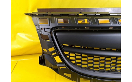 Решетка радиатора Opel Insignia 2008-2012