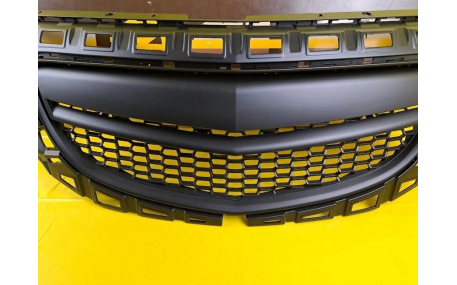 Решетка радиатора Opel Insignia 2008-2012