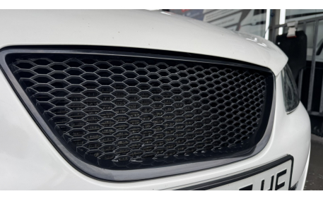 Решетка радиатора Seat Ibiza 2008-2012