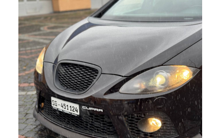 Решетка радиатора Seat 2005-2009