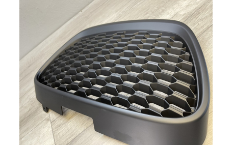 Решетка радиатора Seat Leon 2009-2012