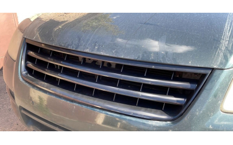 Решетка радиатора Volkswagen Touareg 2002-2006