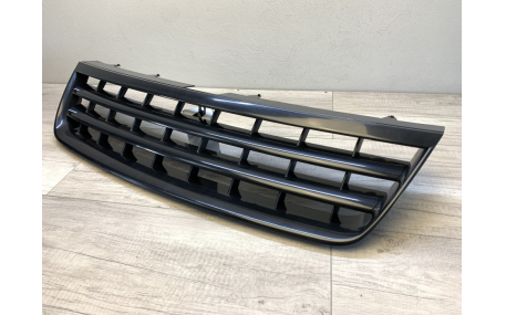 Решетка радиатора Volkswagen Touareg 2002-2006