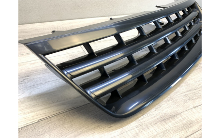 Решетка радиатора Volkswagen Touareg 2002-2006