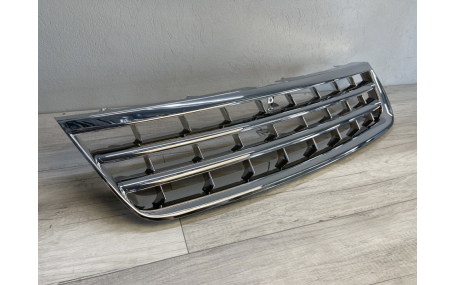 Решетка радиатора Volkswagen Touareg 2002-2006